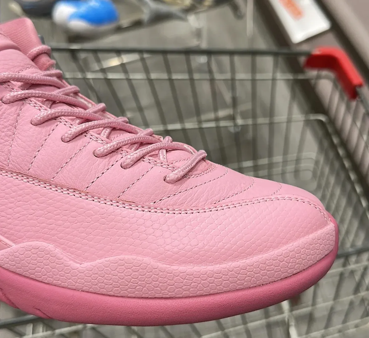 たん 海外11月21日発売予定】 ナイキ エア ジョーダン 12 GS “パール