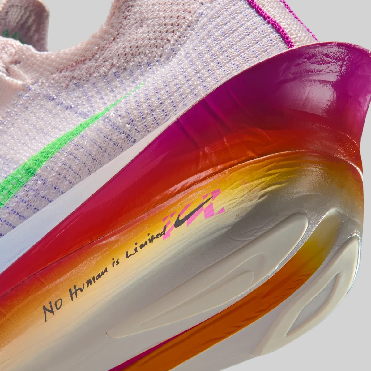 10/30発売 NIKE ALPHAFLY 3 / ナイキ アルファフライ 3 