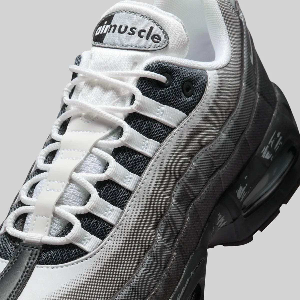 Nike Air Max 95 グレー/ブラック日本限定城之内 ナイキ エア マックス 95 QS YGO “城之内” 新たな画像公開