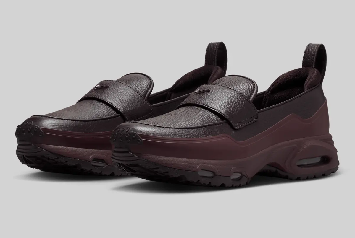 Nike Air Max Phenomena ナイキ フェノメナ 24cm NIKE W AIR MAX PHENOMENA SWDC BLACK/METALLIC SILVER-METALLIC