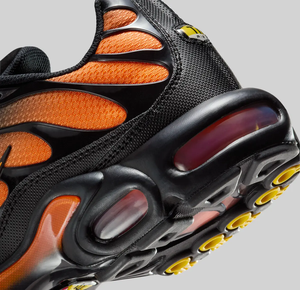 NIKE AIR MAX PLUS / ナイキ エア マックス プラス Black Black Total