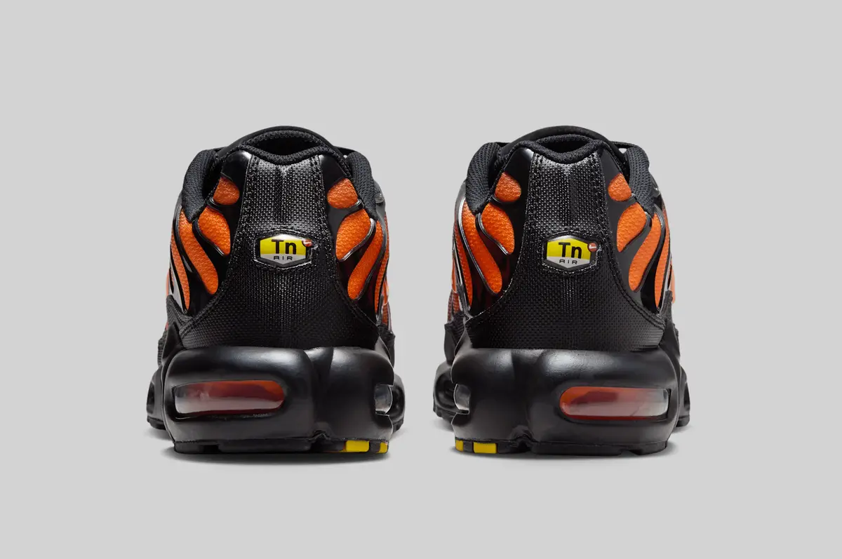 Nike Air Max Plus ブラック/オレンジ Fd4290-010) Nike Air Max Plus Drift Off Noir/Hyper Crimson