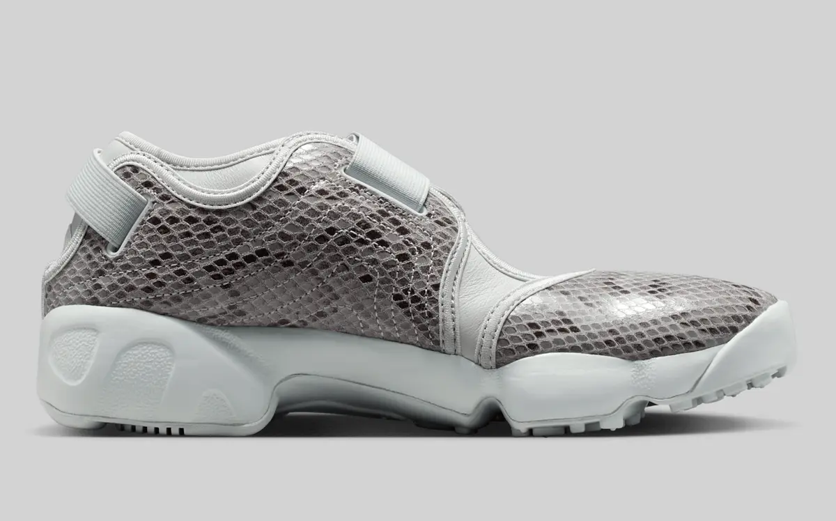 NIKE ナイキ　エアリフト　カーキ ナイキ/スニーカー/カーキ×白/サイズ：27の買取実績【ブランディア】