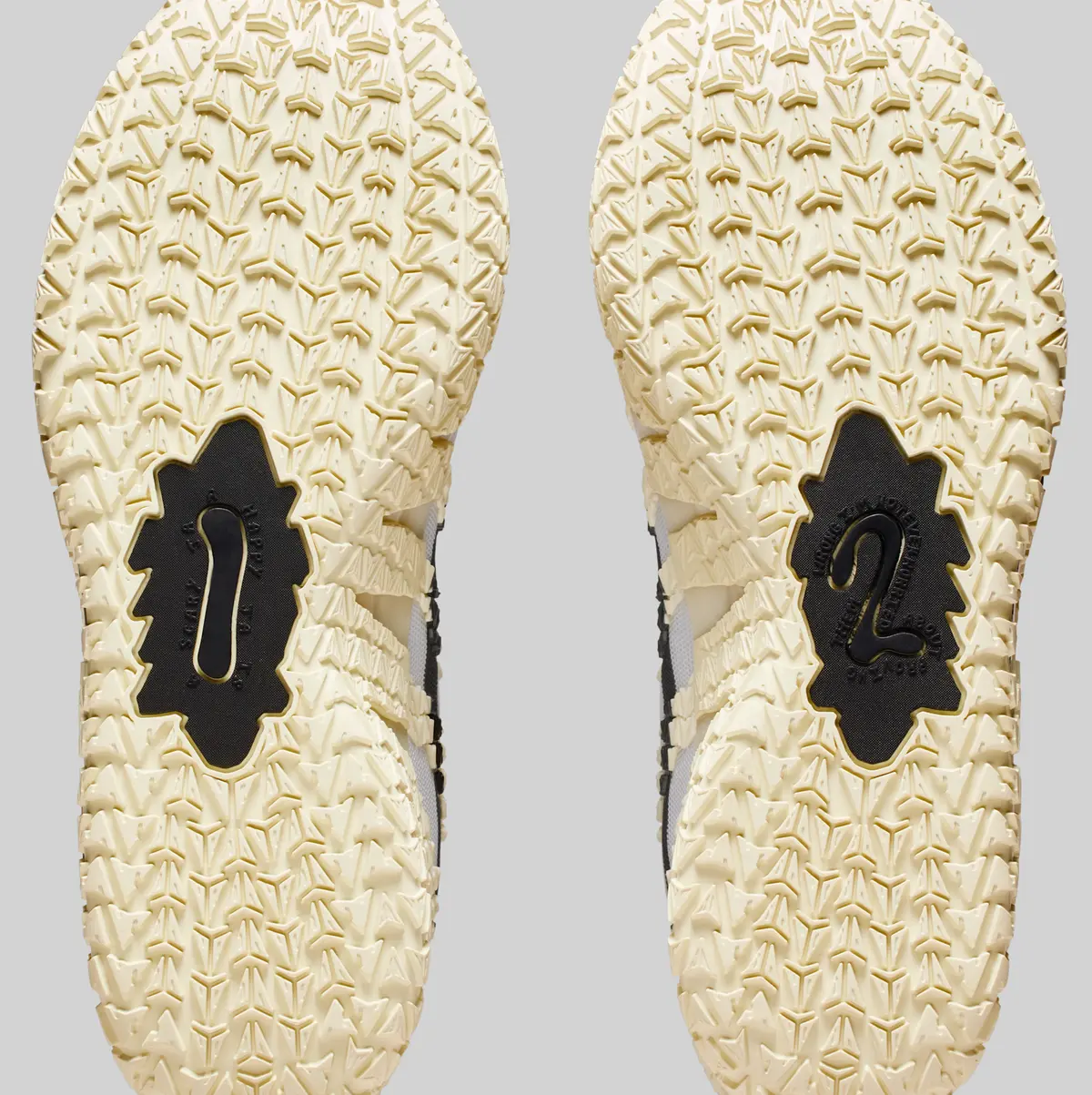 10/1発売 JA 3 EP / ジャ 3 EP White Coconut Milk Desert Khaki Black