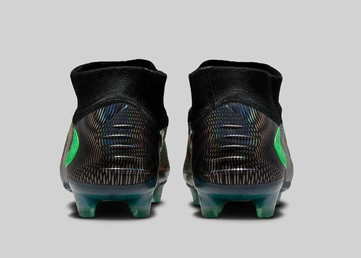 【新品未使用】NIKE PHANTOM6 HIGH ELITE FG ナイキ ⚡️ Nike Phantom 6 High Elite FG Артикул: HJ2147-400 Год