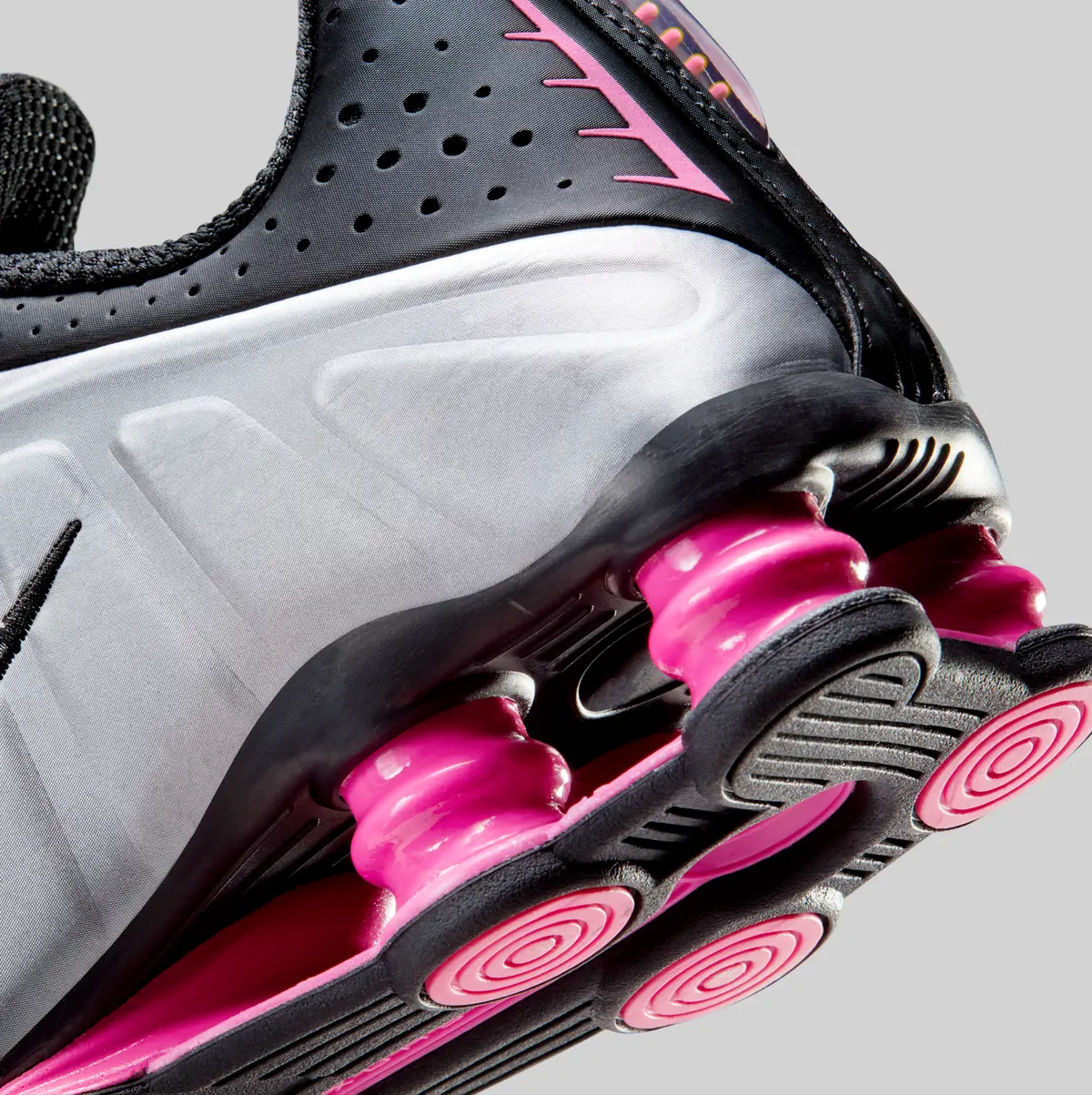 10/1発売 NIKE SHOX R4 / ナイキ ショックス R4 AR3565-012