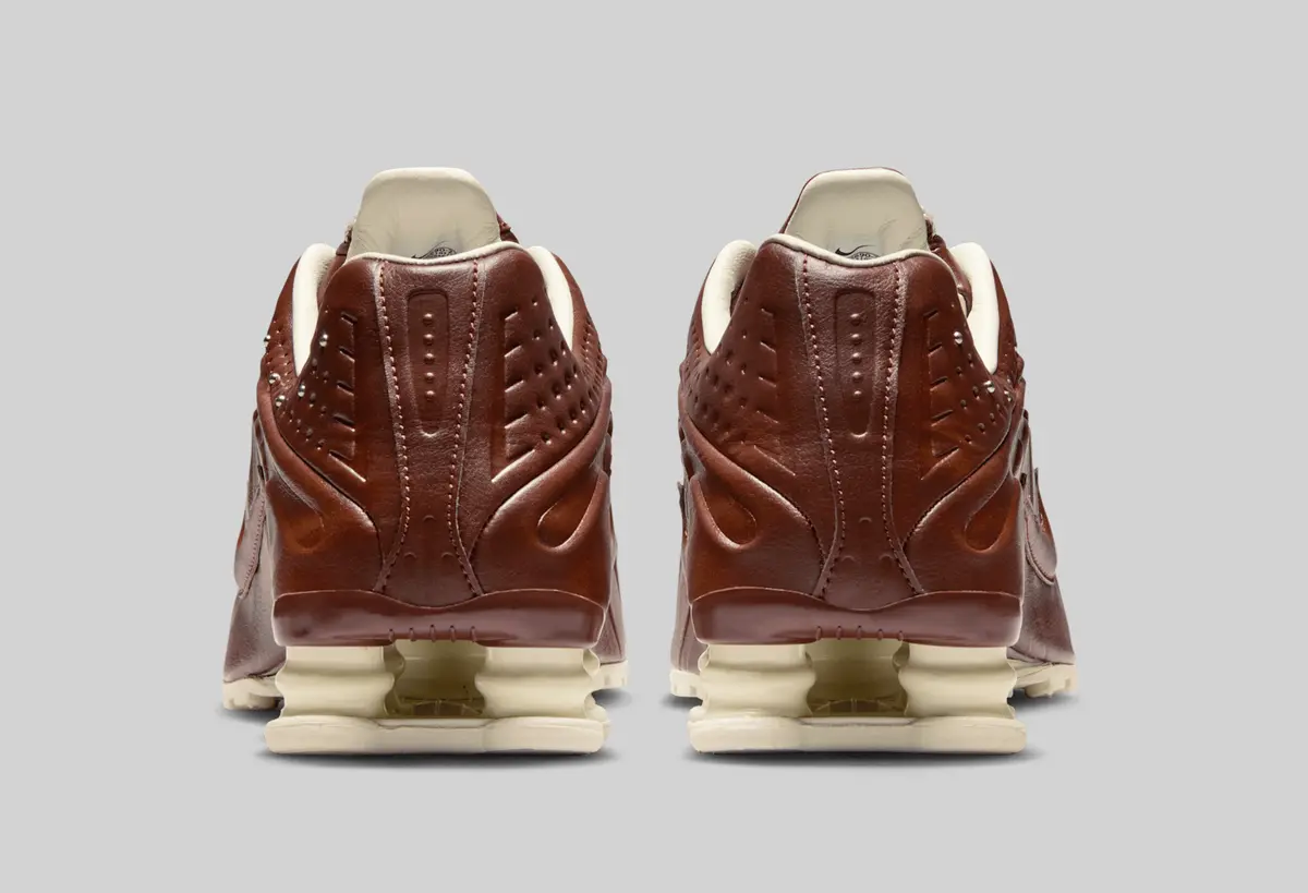 11/1発売 NIKE SHOX R4 / ナイキ ショックス R4 Dark Pony IM6690-220