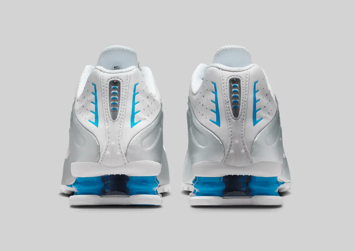 nike shox r4 早いもの勝ちです‼️ NIKE SHOX R4 WHITE/WHITE-METALLIC SILVER-VOLT （ナイキ