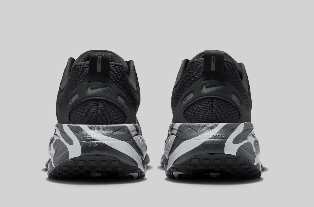 NIKE VOMERO 18 / ナイキ ボメロ 18 | スニーカーラボ