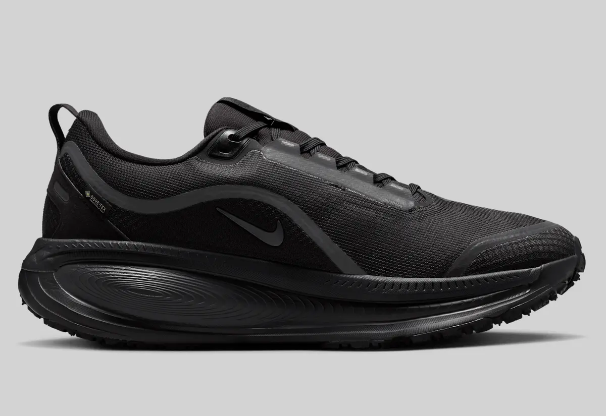 ナイキ ボメロ 18 ゴアテックスGORE-TEX メンズ ズームzoomX Nike Vomero 18 GORE-TEX Men's Waterproof Road Running Shoes with