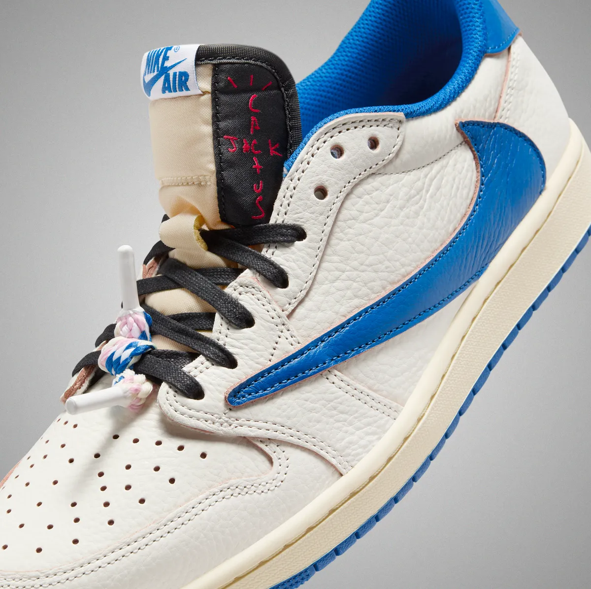 TRAVIS SCOTT x FRAGMENT x AIR JORDAN 1 LOW OG SP/トラビス