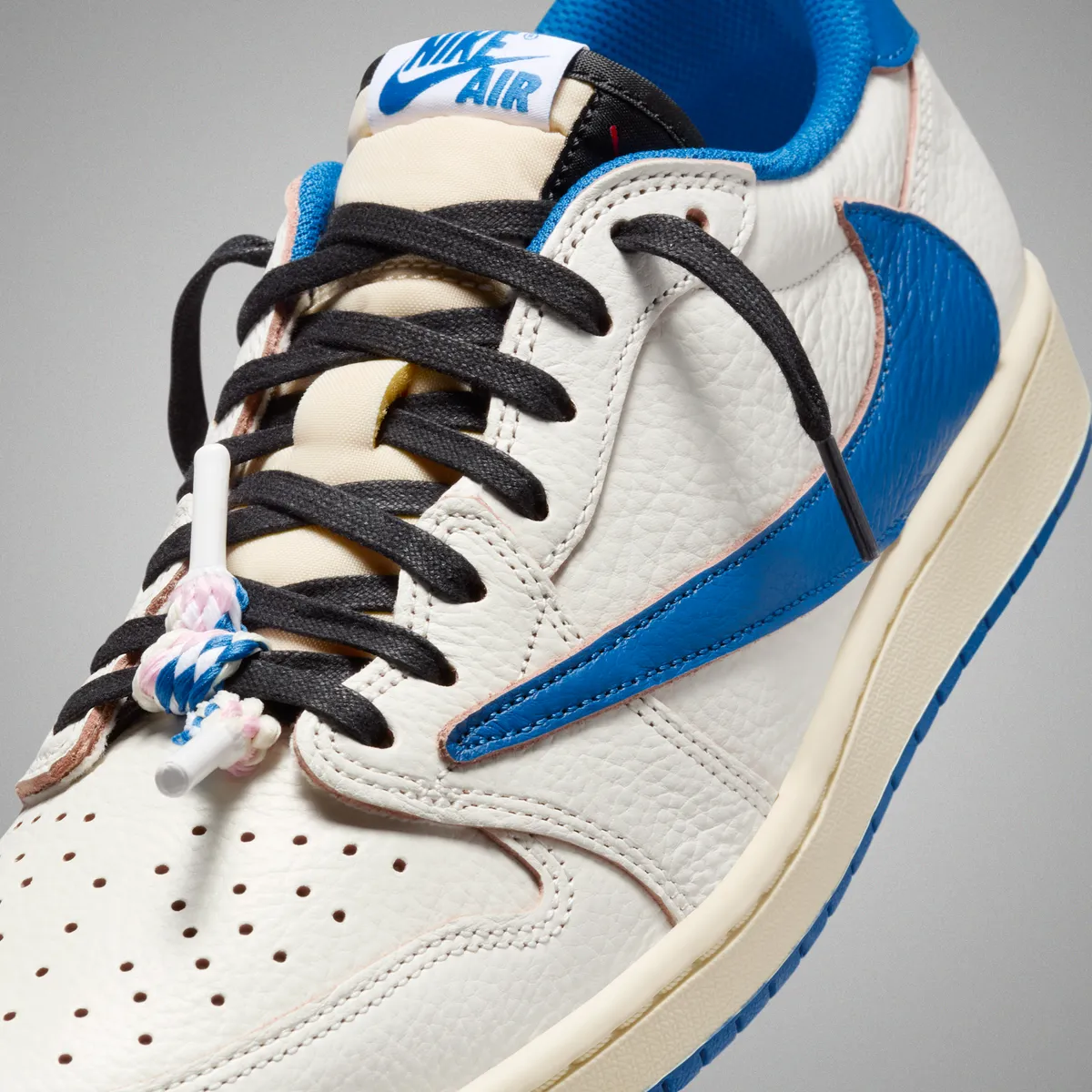 TRAVIS SCOTT x FRAGMENT x AIR JORDAN 1 LOW OG SP/トラビス