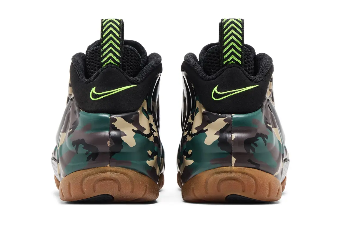 Nike Foamposite カモフラージュシューズ Comme des Garçons x Nike Air Foamposite One Olympic DJ7952