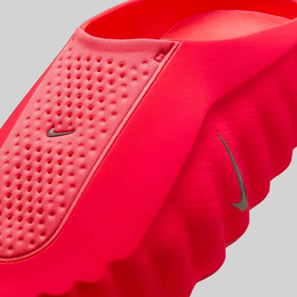 1/8・14発売 NIKE MIND 001 / ナイキ マインド 001 Solar Red Hyper