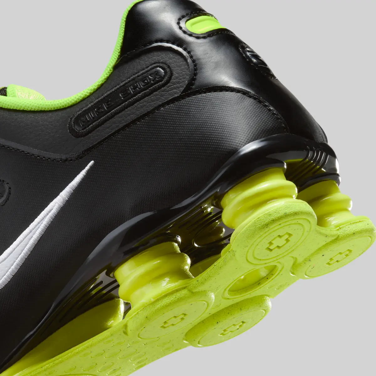 NIKE SHOX NZ / ナイキ ショックス NZ Black Volt 378341-013