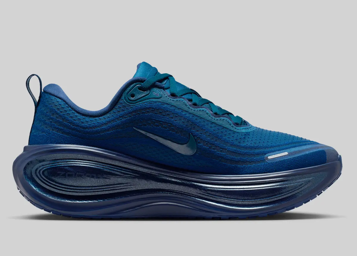 Nike-Vomero-Plus-Swarovski-