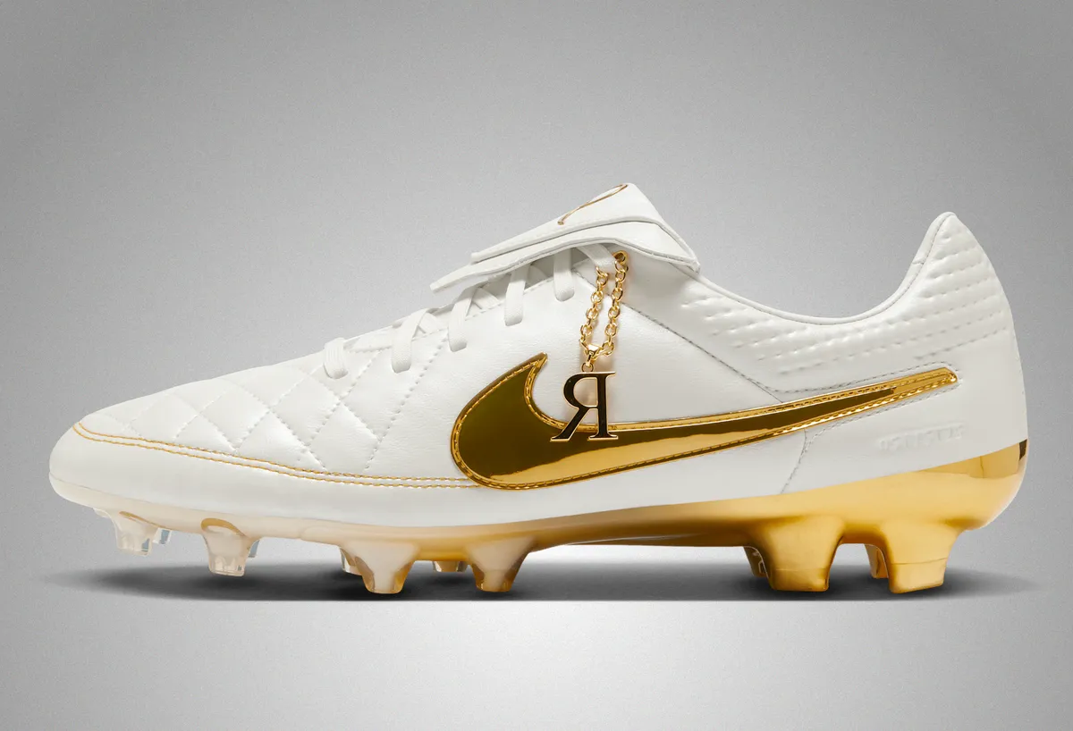 12/10発売 NIKE TIEMPO LEGEND RGN FG SE / ナイキ ティエンポ