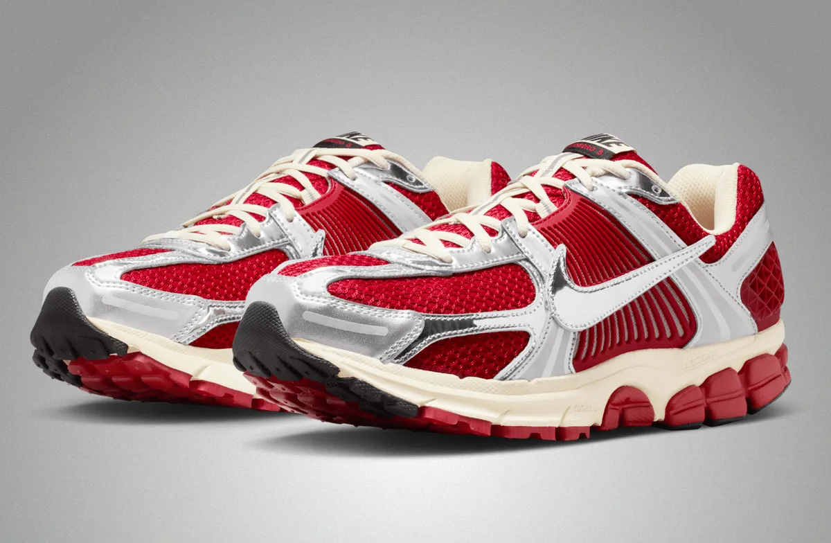 NIKE ZOOM VOMERO 5 / ナイキ ズーム ボメロ 5 Gym Red Metallic