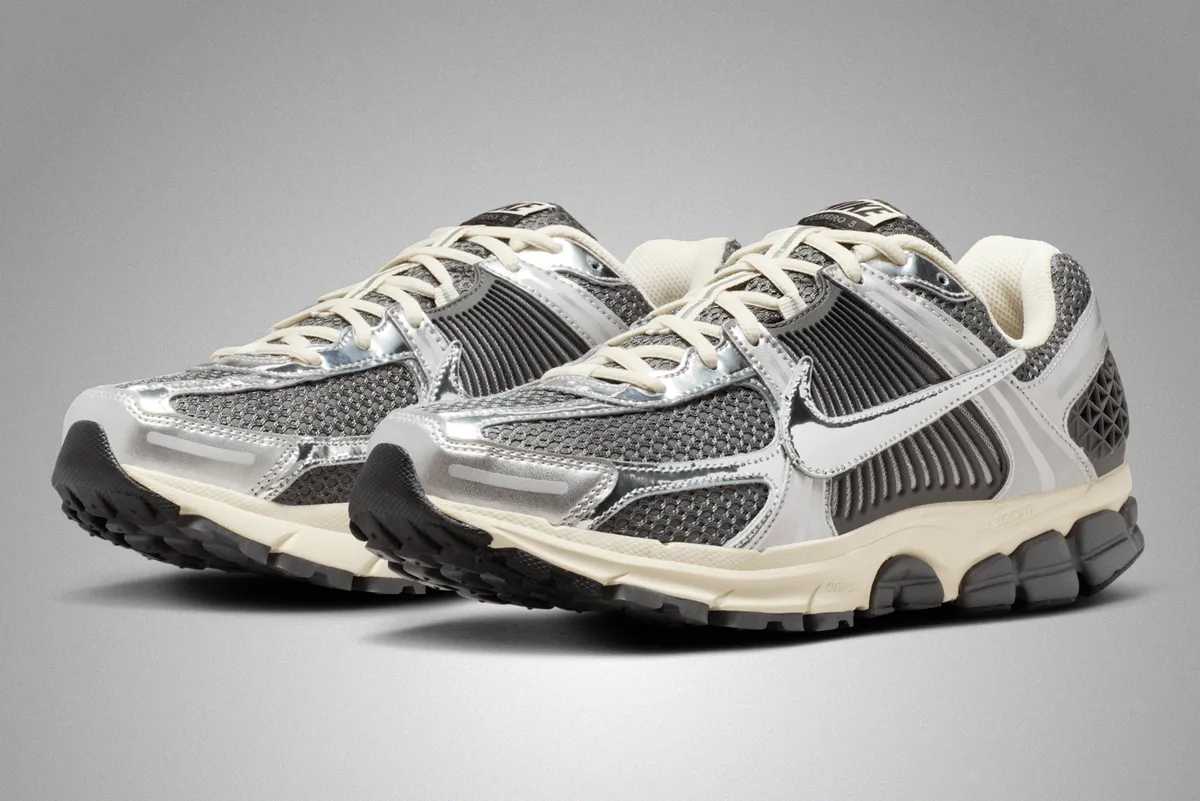 NIKE ZOOM VOMERO 5 / ナイキ ズーム ボメロ 5 Iron Grey Metallic