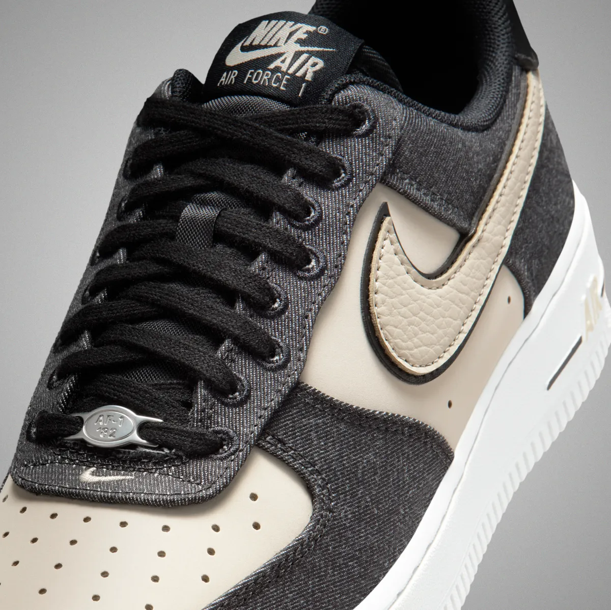 NIKE AIR FORCE 1 '07 SE / ナイキ エア フォース 1 '07 SE Black