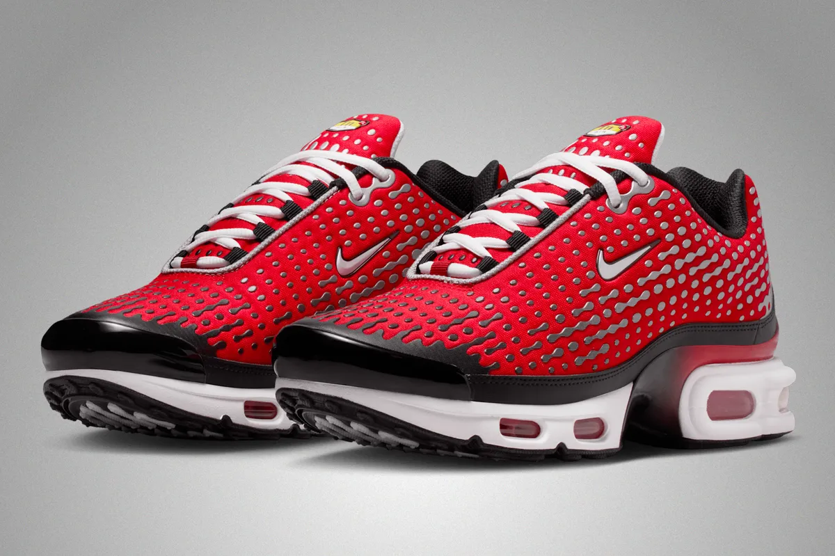 赤いピエロ（2022） NIKE AIR MAX PLUS VII / ナイキ エア マックス プラス VII University