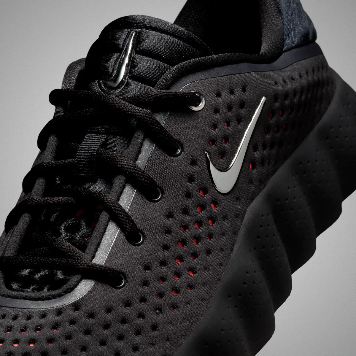 1/24発売 NIKE MIND 002 / ナイキ マインド 002 Black Hyper Crimson