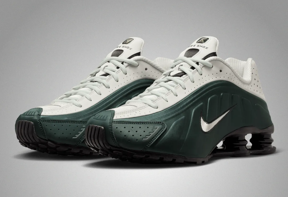 Astro　Nike shox R4 ナイキショックス NIKE SHOX R4 / ナイキ ショックス R4 Black Spruce Spruce Aura Black