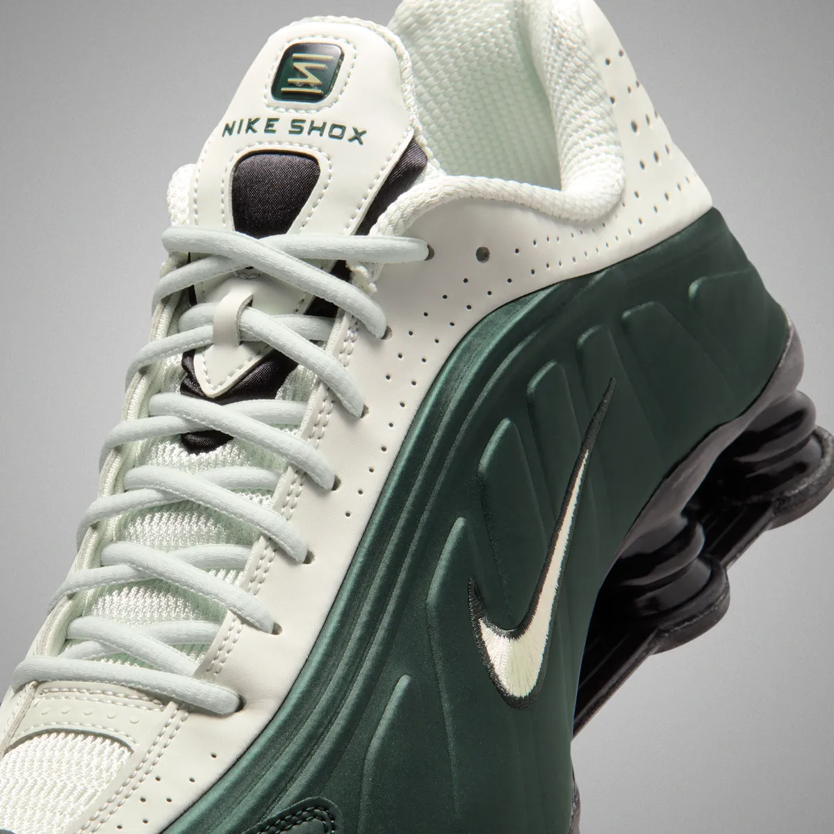 Nike Shox r4ナイキショックス NIKE SHOX R4 ナイキショックス