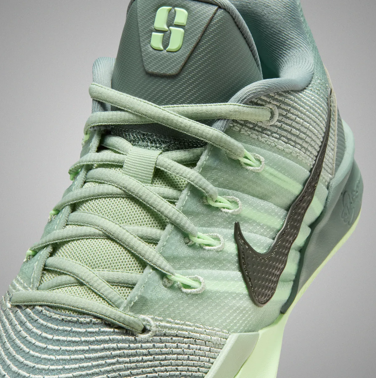 11/16発売 NIKE SABRINA 3 EP / ナイキ サブリナ 3 EP Clay Green