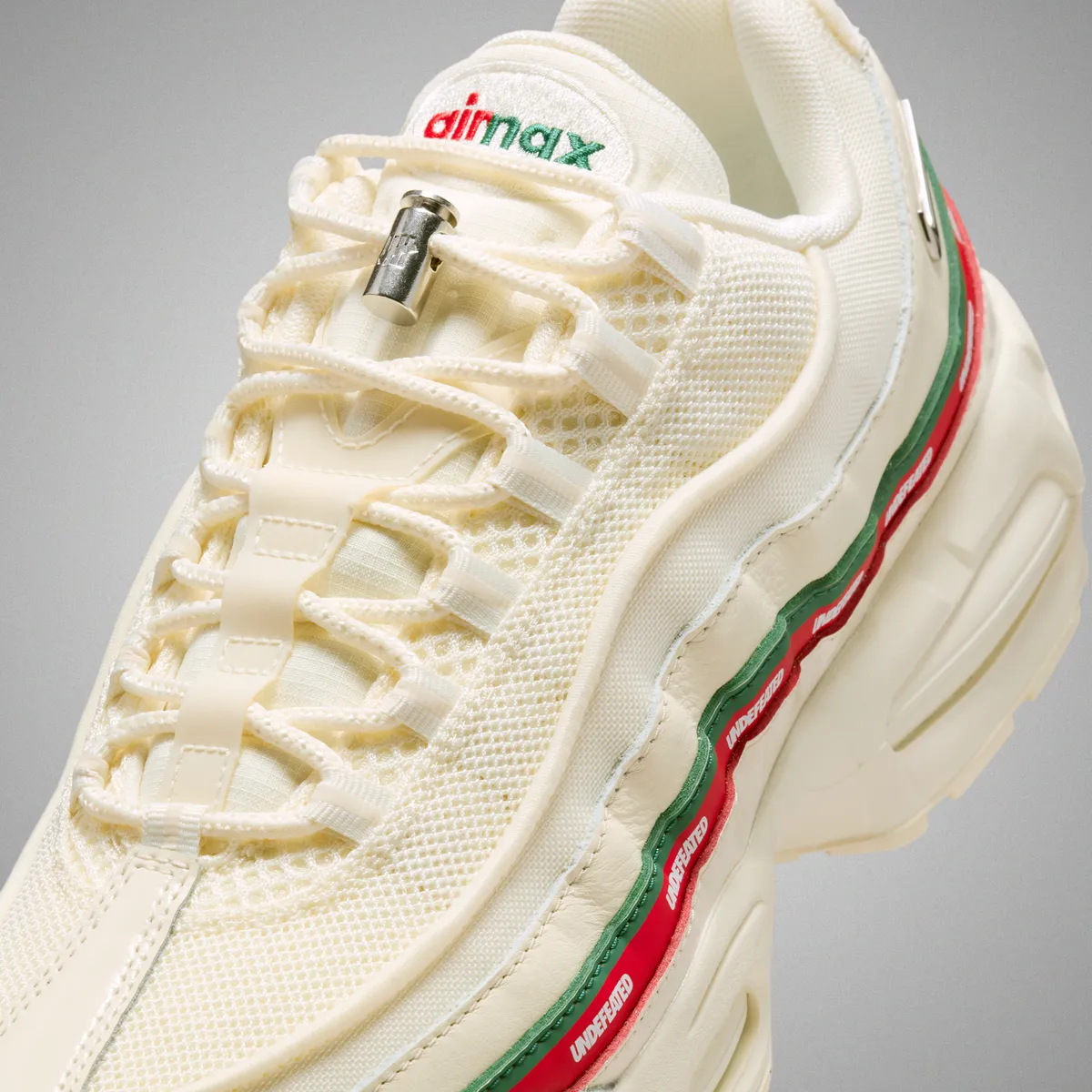 12/7・10発売 UNDEFEATED x NIKE AIR MAX 95 SP / アンディフィー