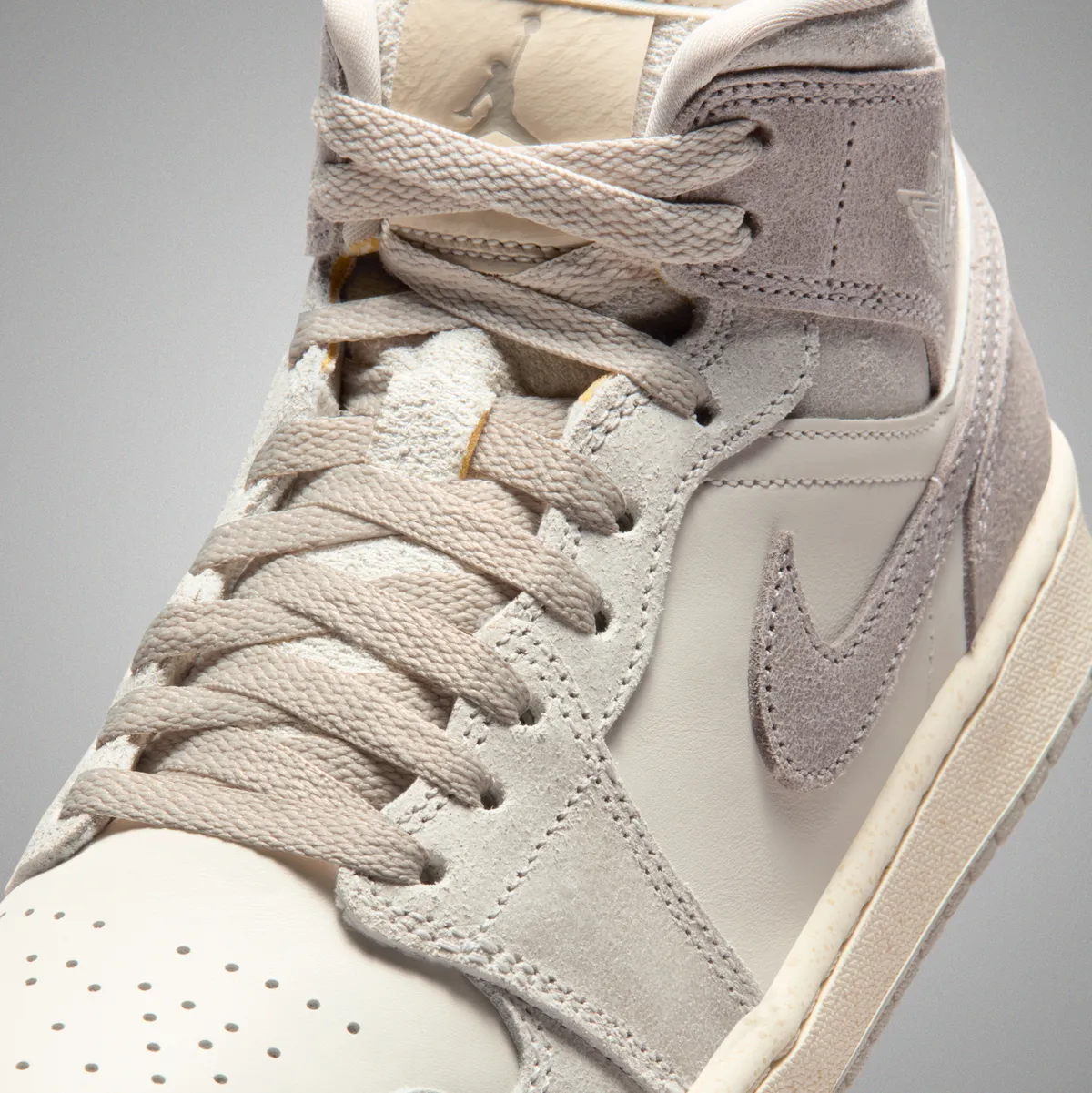 AIR JORDAN 1 MID SE / エア ジョーダン 1 MID SE Light Iron Ore Pale