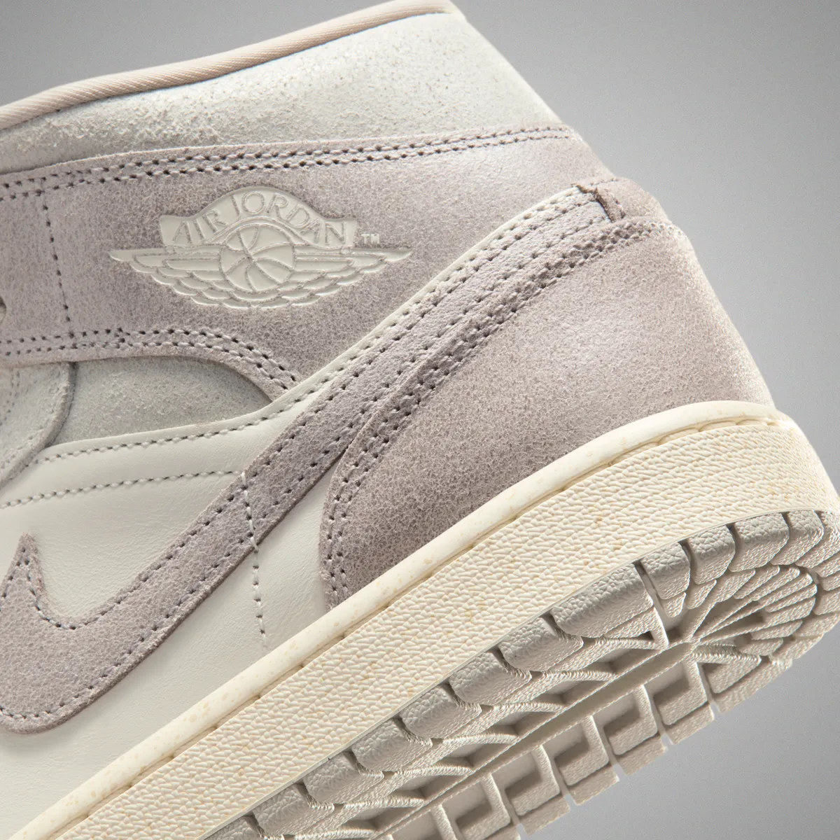 AIR JORDAN 1 MID SE / エア ジョーダン 1 MID SE Light Iron Ore Pale