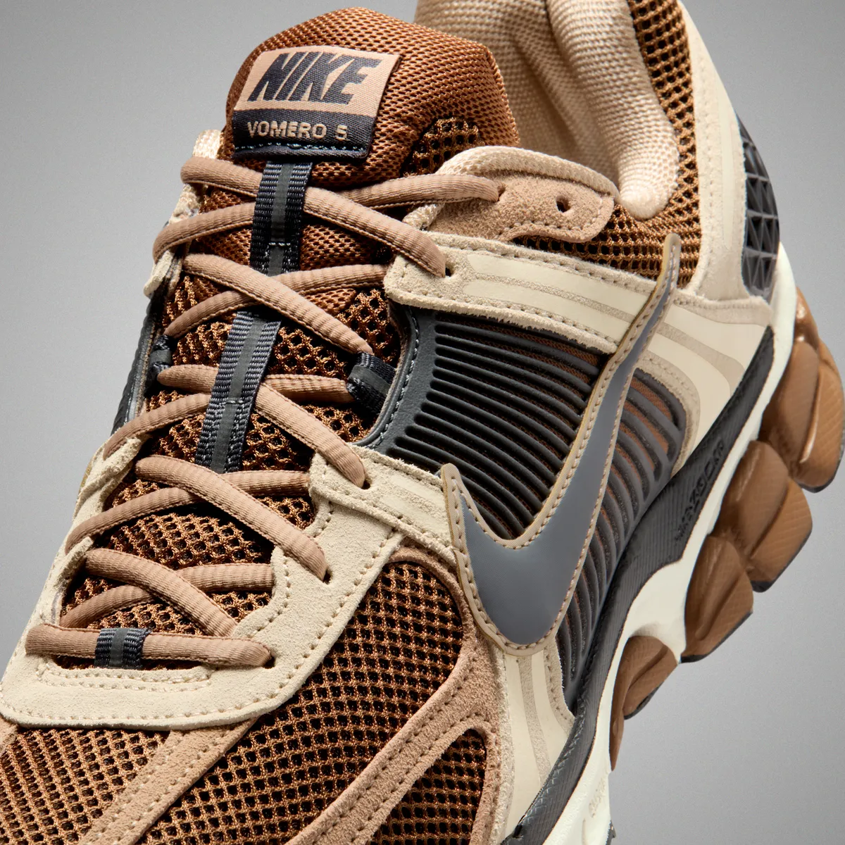 12/15発売 NIKE ZOOM VOMERO 5 / ナイキ ズーム ボメロ 5 Light