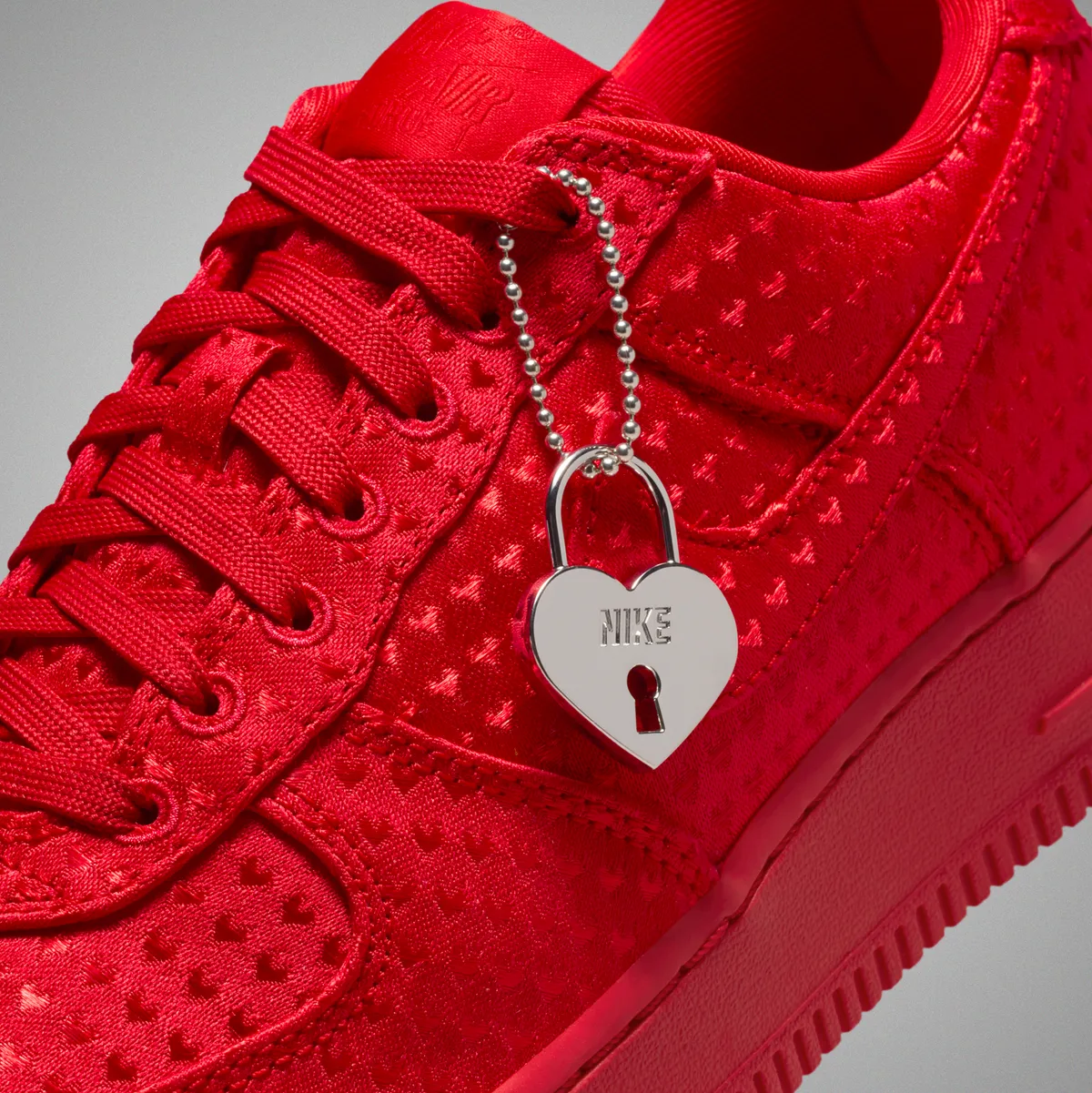 NIKE AIR FORCE 1 '07 SE / ナイキ エア フォース 1 '07 SE