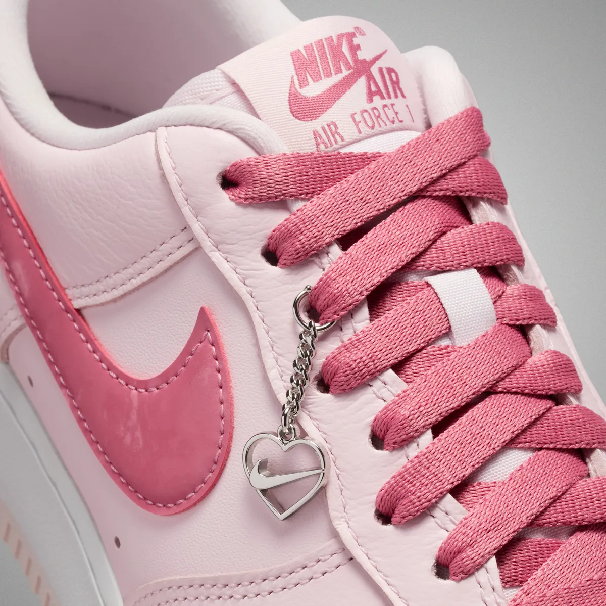 1/19発売 NIKE AIR FORCE 1 '07 / ナイキ エア フォース 1 '07 Pearl