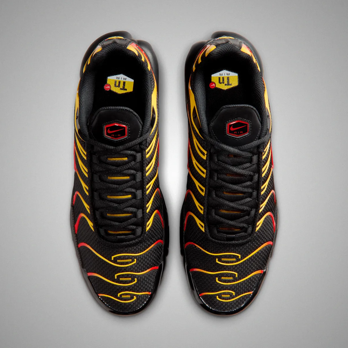 NIKE AIR MAX PLUS / ナイキ エア マックス プラス Black University