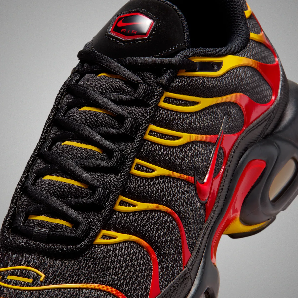 NIKE AIR MAX PLUS / ナイキ エア マックス プラス Black University