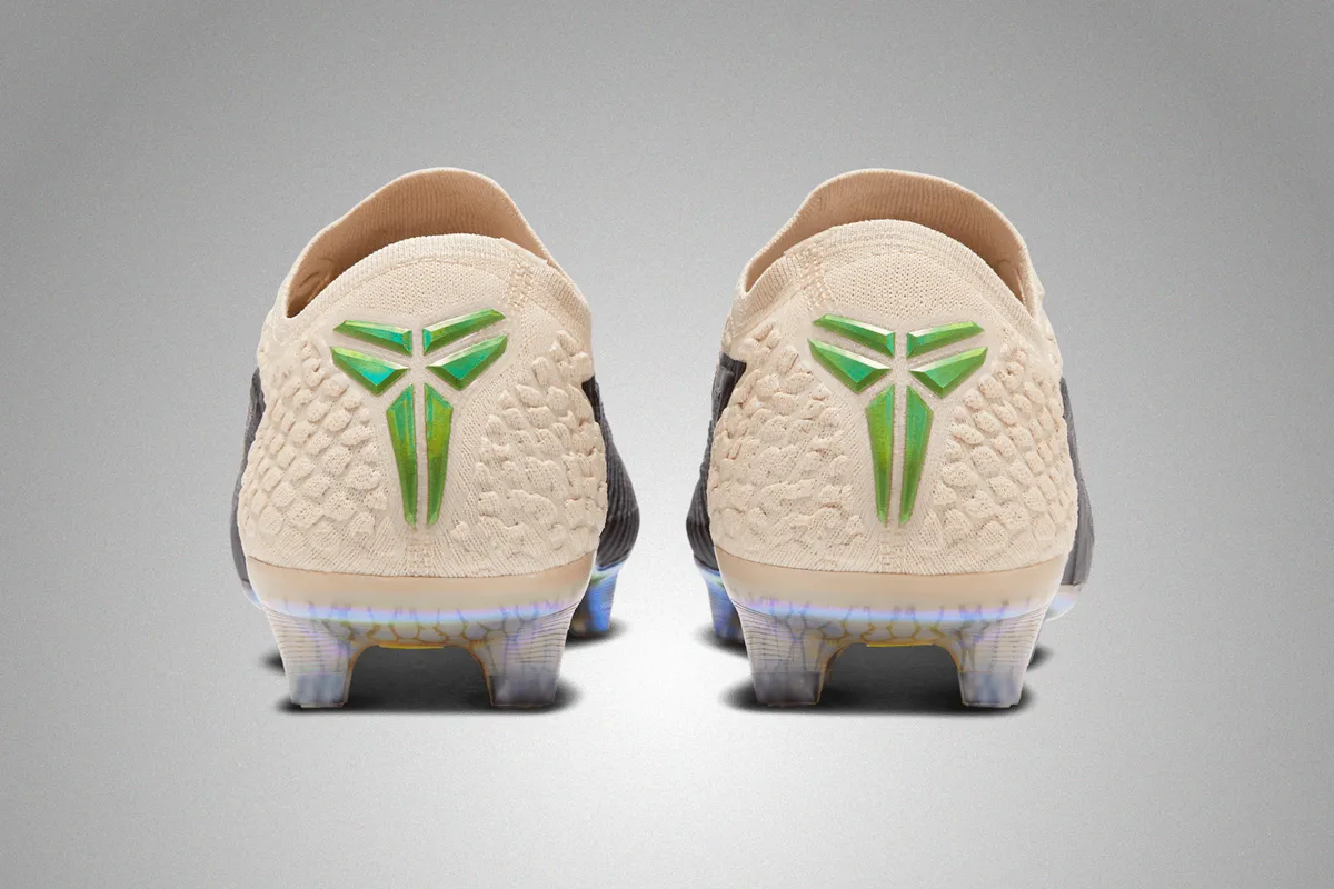 12/15発売 NIKE KOBE PHANTOM 6 LOW ELITE SE / ナイキ コービー