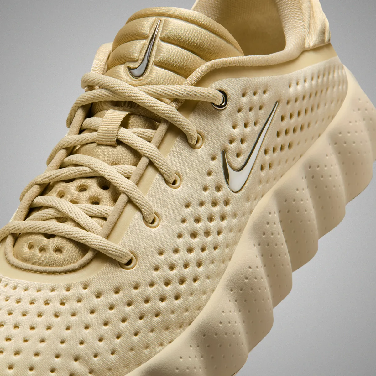 NIKE MIND 002 / ナイキ マインド 002 Light Khaki Desert Khaki Hyper