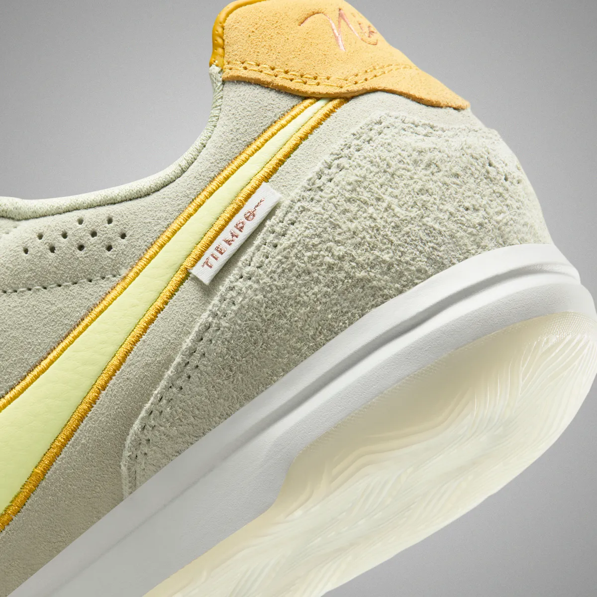 1/22発売 NIKE TIEMPO STREETGATO LE / ナイキ ティエンポ ストリート