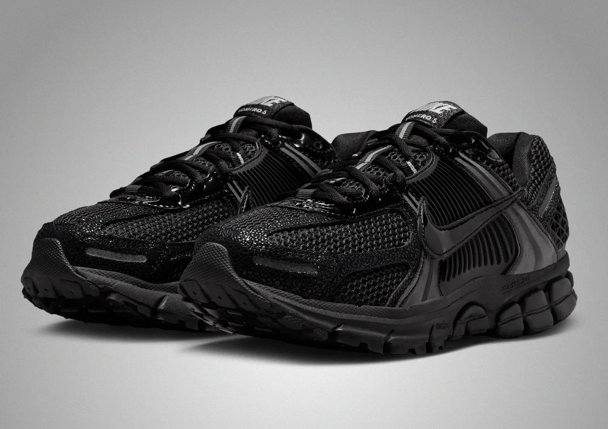 NIKE ZOOM VOMERO 5 / ナイキ ズーム ボメロ 5 Black Metallic Silver
