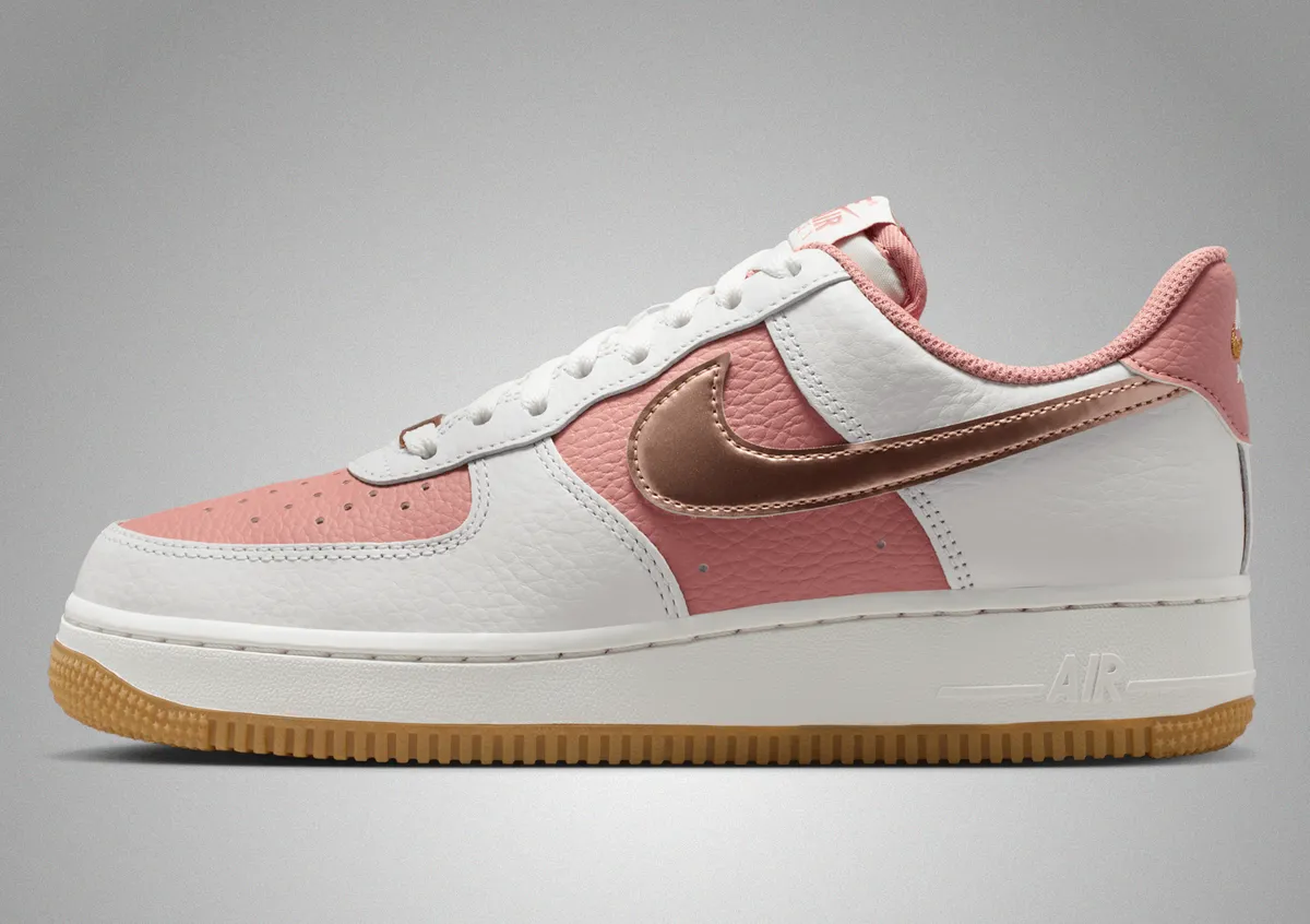 NIKE AIR FORCE 1 '07 / ナイキ エア フォース 1 '07 Rust Pink Summit White Sail Metallic Red Bronze IQ0360-685